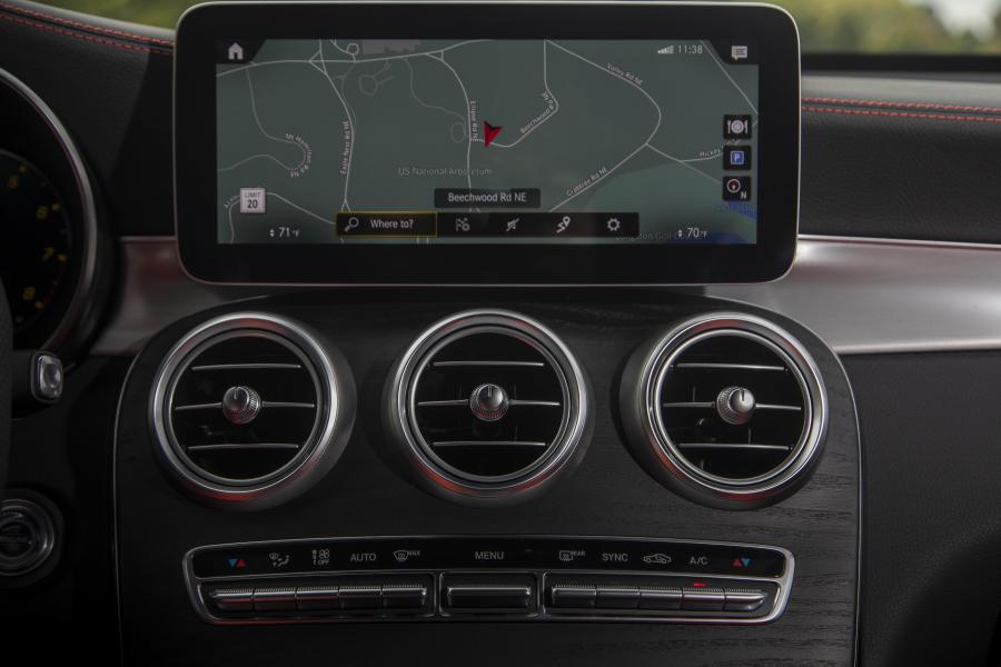 Детали интерьера Mercedes-AMG GLC63 4Matic+ (X253) 2019 года  (NA) (фото 66 из 81)